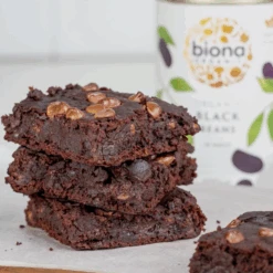 BLACK BEANS - 6 PACK 8 BLACK BEANS - 6 PACK -Fresh Spice Kitchen Blackbeanbrowniestill1